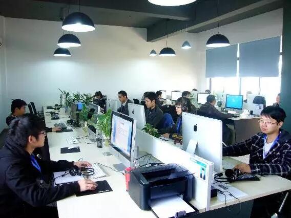寧波電子行業(yè)貿促會攜企考察吉云教育科技集團，共探信息技術服務新生態(tài)