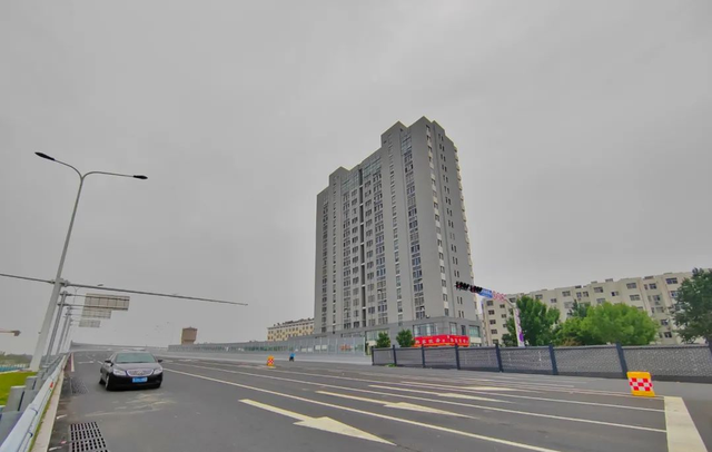 全长约900米,双向八车道!这座“虹桥”全部建成后,将成为泰城东南部重要枢纽!