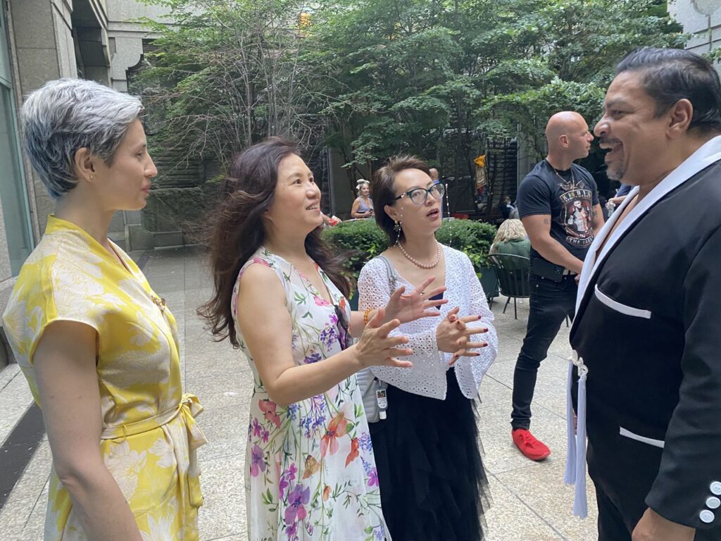 让世界充满爱,人民幸福美满
