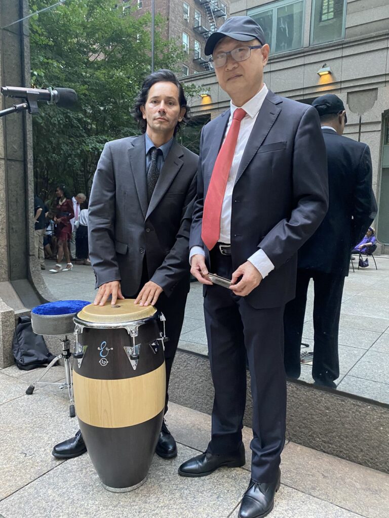 让世界充满爱,人民幸福美满