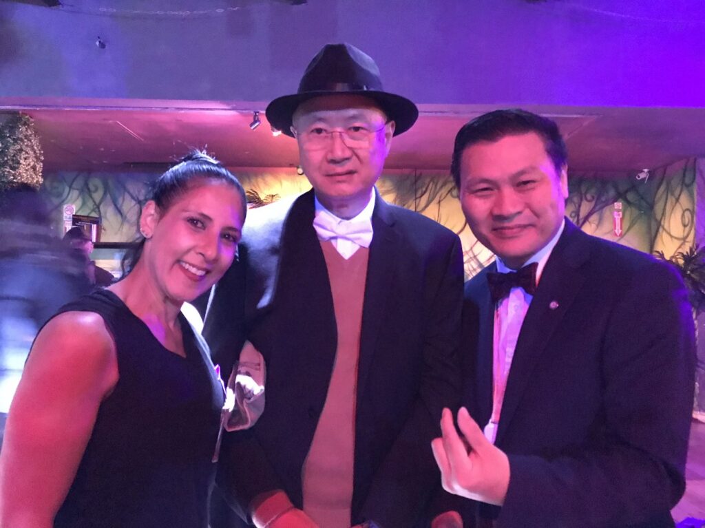 联合国网合集团热烈祝贺中国新一届的国家领导人新闻发布见面会