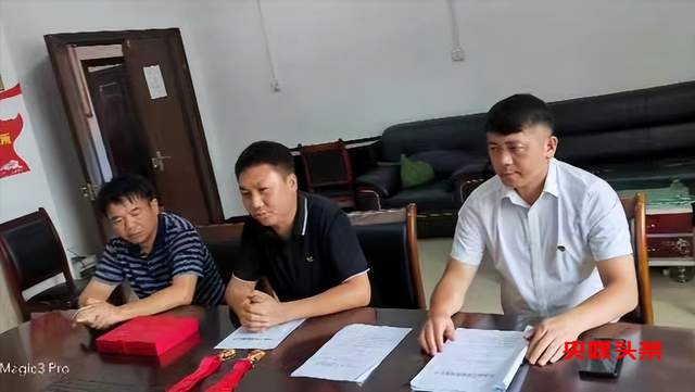 立德树人服务社会贵州省从江县教育系统三名优秀教师荣获在党50年纪念章