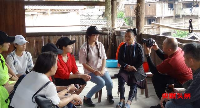 侗乡最美女歌师:62年教出1200余名歌手“弟子”