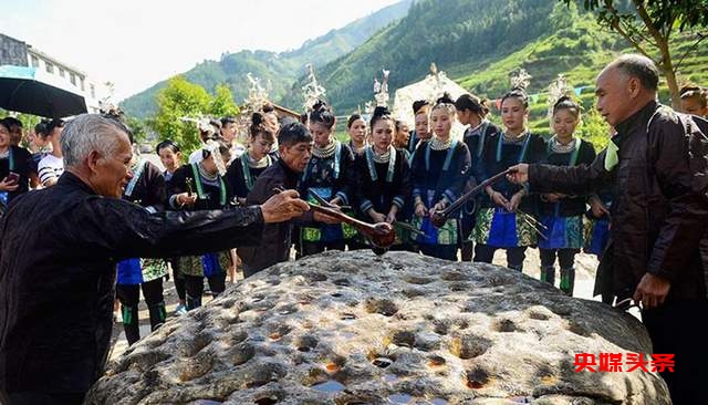 贵州刚边村106个“酒杯子”,被誉为“百杯煨酒石”