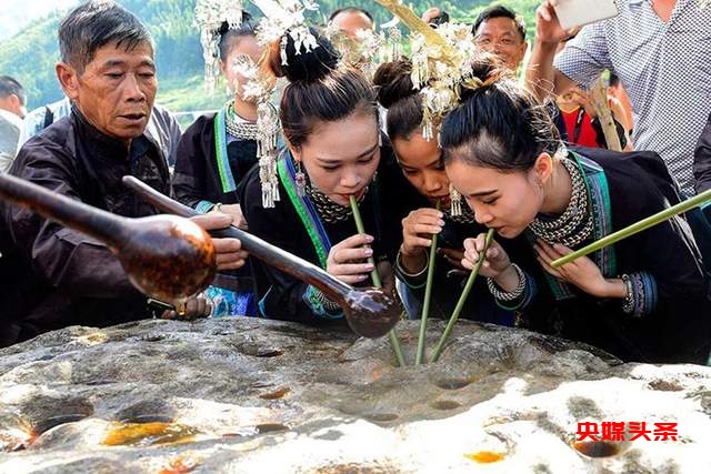 贵州刚边村106个“酒杯子”，被誉为“百杯煨酒石”