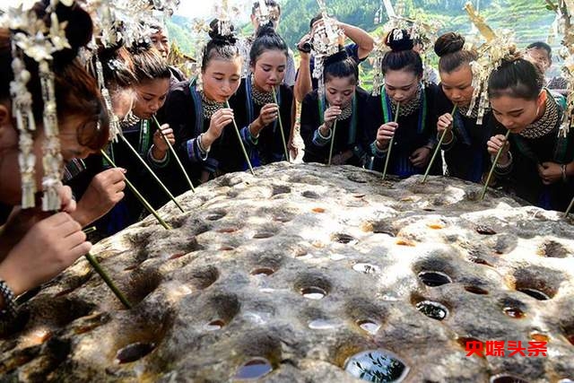 贵州刚边村106个“酒杯子”,被誉为“百杯煨酒石”
