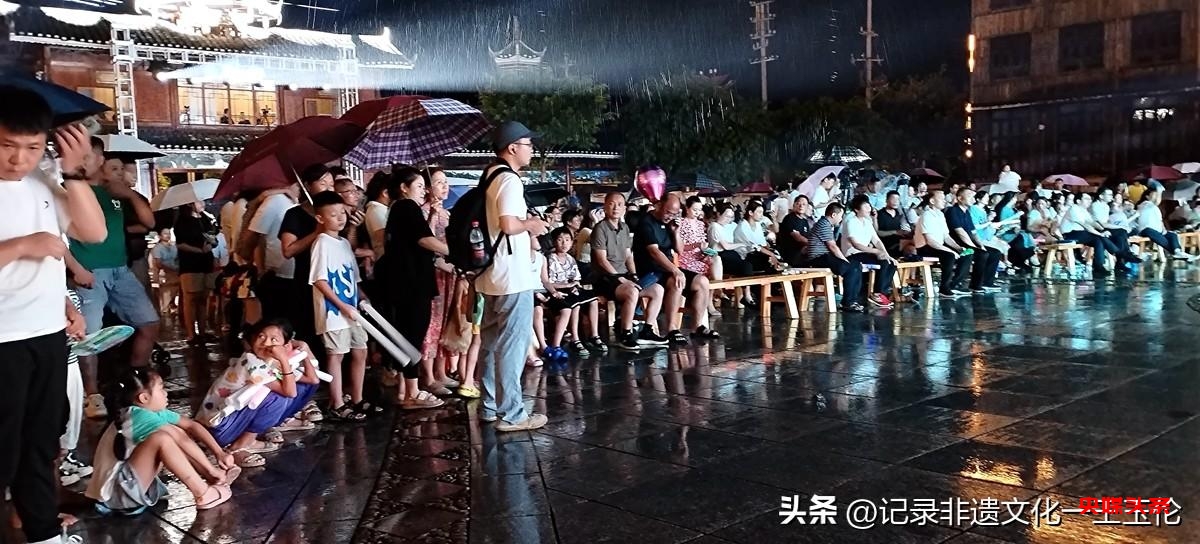 贵州从江：“乡村周末大舞台”民族文化歌舞展演活动拉开帷幕