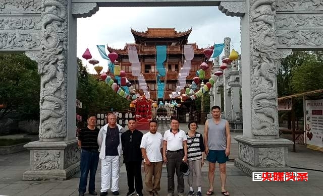 跆拳道总部基地创始人何俊到黔南州福泉市旅游协会考察