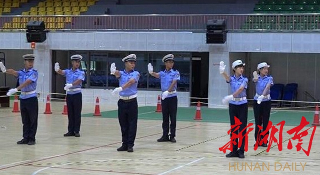 新化交警:政治业务双提升